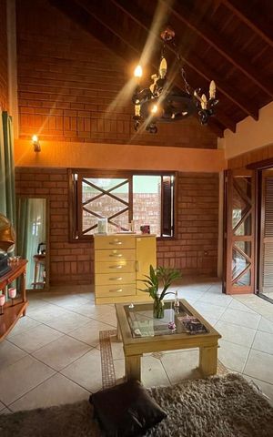 Casa à venda com 390m², 5 quartos e 2 vagas