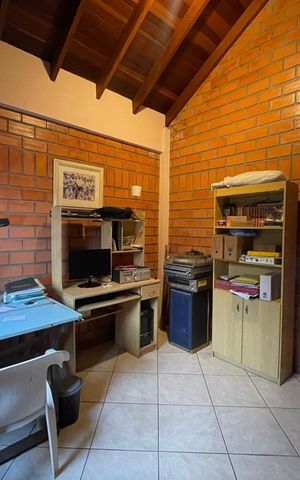 Casa à venda com 390m², 5 quartos e 2 vagas