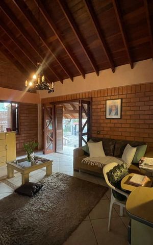Casa à venda com 390m², 5 quartos e 2 vagas