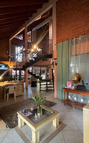 Casa à venda com 390m², 5 quartos e 2 vagas