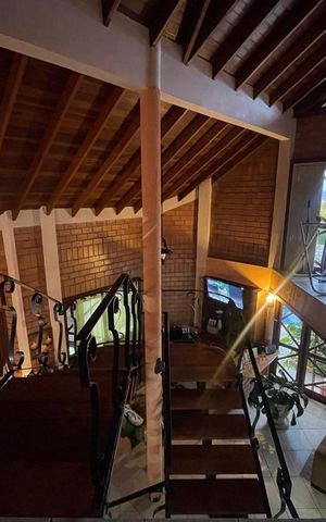 Casa à venda com 390m², 5 quartos e 2 vagas