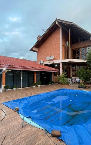 Casa à venda com 390m², 5 quartos e 2 vagas