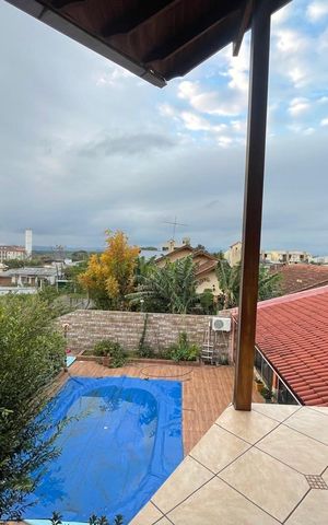 Casa à venda com 390m², 5 quartos e 2 vagas