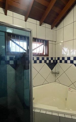 Casa à venda com 390m², 5 quartos e 2 vagas