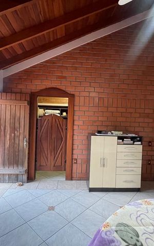 Casa à venda com 390m², 5 quartos e 2 vagas