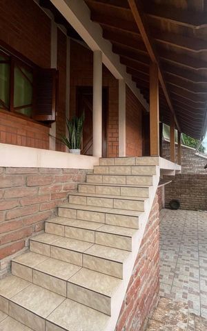 Casa à venda com 390m², 5 quartos e 2 vagas