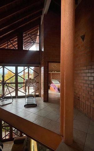 Casa à venda com 390m², 5 quartos e 2 vagas