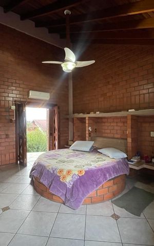 Casa à venda com 390m², 5 quartos e 2 vagas