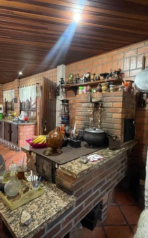 Casa à venda com 390m², 5 quartos e 2 vagas