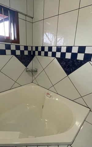 Casa à venda com 390m², 5 quartos e 2 vagas