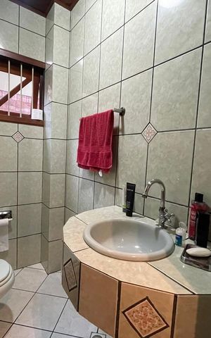 Casa à venda com 390m², 5 quartos e 2 vagas