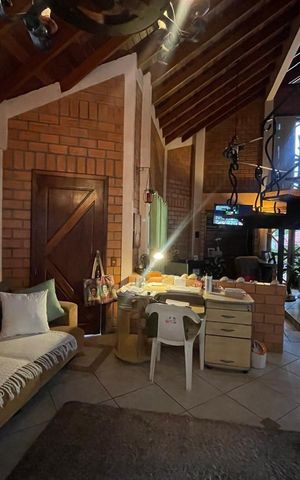 Casa à venda com 390m², 5 quartos e 2 vagas
