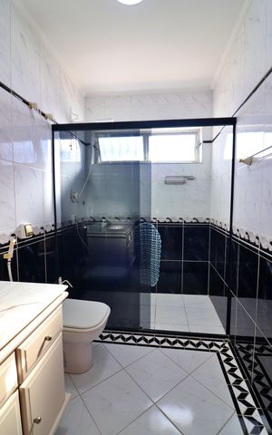 Casa para alugar com 272m², 3 quartos e 4 vagasBanheiro Social