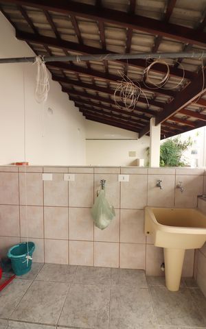 Casa para alugar com 272m², 3 quartos e 4 vagasÁrea de Serviço