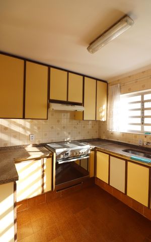 Casa para alugar com 272m², 3 quartos e 4 vagasCozinha 