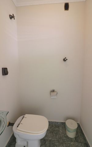 Casa para alugar com 272m², 3 quartos e 4 vagasBanheiro de Serviço