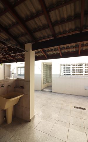 Casa para alugar com 272m², 3 quartos e 4 vagasÁrea de Serviço