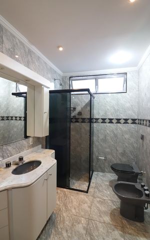 Casa para alugar com 272m², 3 quartos e 4 vagasQuarto 1 - Suíte Banheiro 