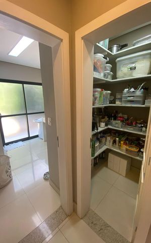 Casa de condomínio à venda com 406m², 4 quartos e 4 vagas