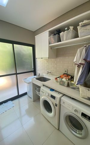 Casa de condomínio à venda com 406m², 4 quartos e 4 vagas