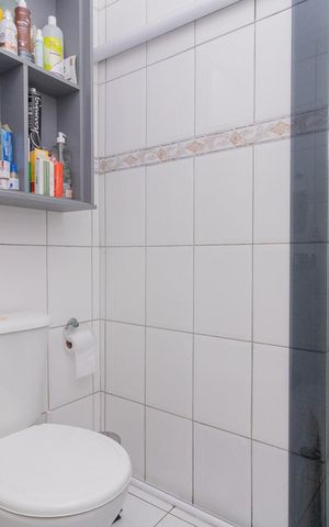 Casa à venda com 165m², 2 quartos e 2 vagas Casa à venda com 165m², 2 quartos e 2 vagasBanheiro