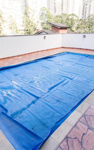 Casa de condomínio à venda com 327m², 4 quartos e 3 vagas Casa de condomínio à venda com 327m², 4 quartos e 3 vagasPiscina