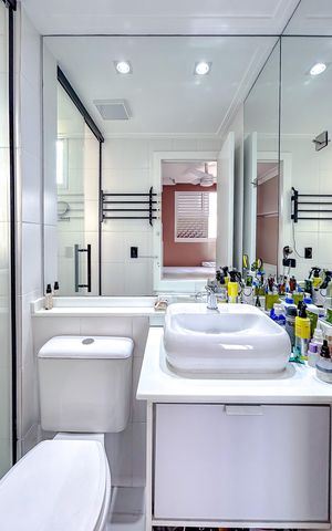 Apartamento à venda com 77m², 2 quartos e 2 vagasBanheiro da Suíte