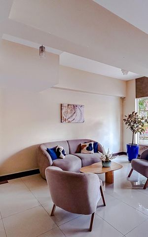 Apartamento à venda com 77m², 2 quartos e 2 vagasHall social