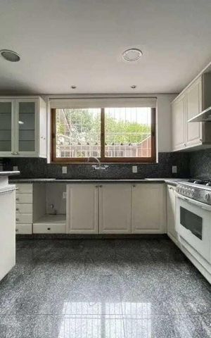 Casa para alugar com 486m², 4 quartos e 7 vagas Casa para alugar com 486m², 4 quartos e 7 vagasCozinha