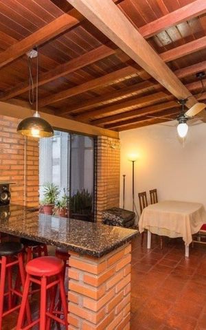Apartamento para alugar com 181m², 3 quartos e sem vaga