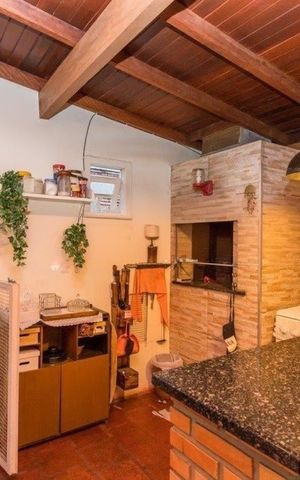 Apartamento para alugar com 181m², 3 quartos e sem vaga