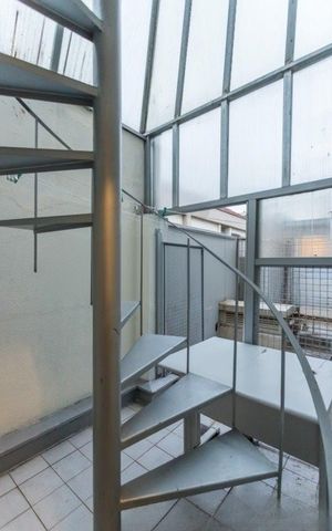 Apartamento para alugar com 181m², 3 quartos e sem vaga