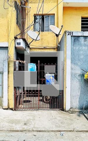 Casa à venda com 295m², 8 quartos e sem vaga Casa à venda com 295m², 8 quartos e sem vagaFachada