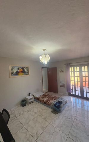 Casa para alugar com 480m², 4 quartos e 3 vagas Casa para alugar com 480m², 4 quartos e 3 vagasSala