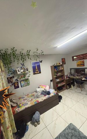 Casa para alugar com 480m², 4 quartos e 3 vagas Casa para alugar com 480m², 4 quartos e 3 vagasSala