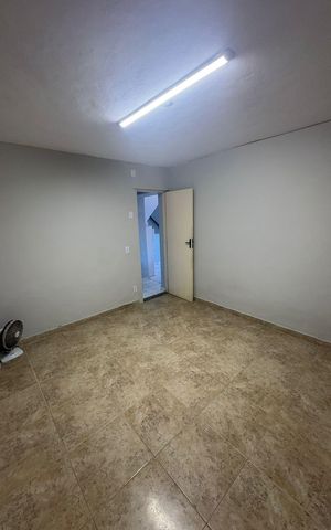 Casa para alugar com 480m², 4 quartos e 3 vagas Casa para alugar com 480m², 4 quartos e 3 vagasQuarto
