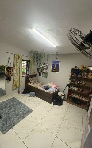 Casa para alugar com 480m², 4 quartos e 3 vagas Casa para alugar com 480m², 4 quartos e 3 vagasSala
