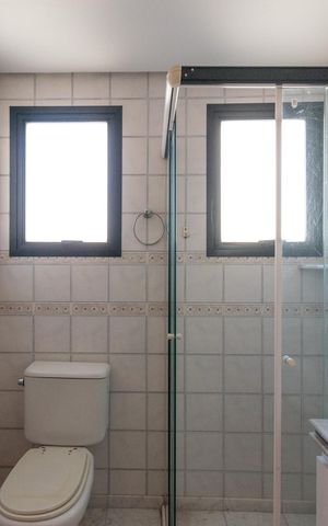 Apartamento à venda com 150m², 3 quartos e 2 vagas Apartamento à venda com 150m², 3 quartos e 2 vagasBanheiro da Suíte 1