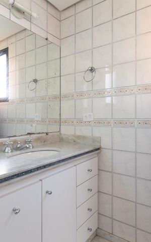 Apartamento à venda com 150m², 3 quartos e 2 vagas Apartamento à venda com 150m², 3 quartos e 2 vagasBanheiro da Suíte 2