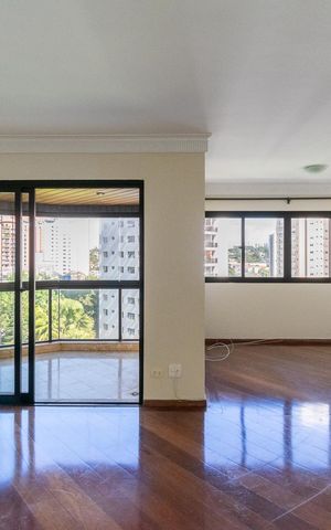 Apartamento à venda com 150m², 3 quartos e 2 vagas Apartamento à venda com 150m², 3 quartos e 2 vagasSala