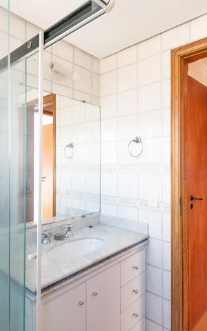 Apartamento à venda com 150m², 3 quartos e 2 vagas Apartamento à venda com 150m², 3 quartos e 2 vagasBanheiro da Suíte 1