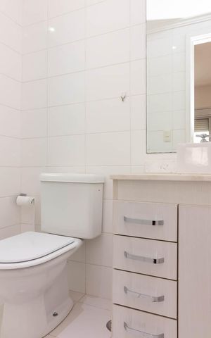 Apartamento à venda com 110m², 2 quartos e 2 vagasBanheiro da Suíte 2