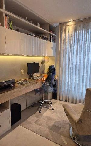 Apartamento à venda com 230m², 4 quartos e 2 vagas
