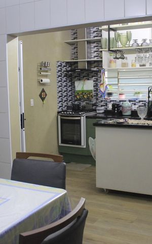 Casa à venda com 180m², 4 quartos e 2 vagasSala de jantar 
