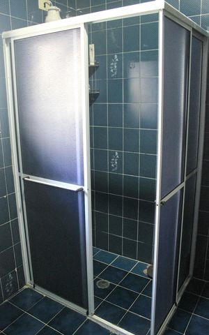 Casa à venda com 180m², 4 quartos e 2 vagasBanheiro da Suíte 