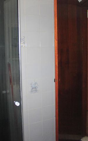 Casa à venda com 180m², 4 quartos e 2 vagasBanheiro social 