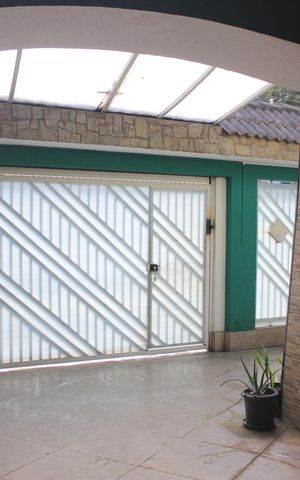 Casa à venda com 180m², 4 quartos e 2 vagasGaragem 