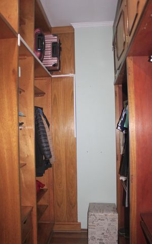 Casa à venda com 180m², 4 quartos e 2 vagasCloset da Suíte 