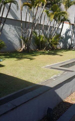 Casa de condomínio à venda com 322m², 4 quartos e 4 vagasÁrea Externa