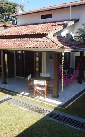 Casa de condomínio à venda com 322m², 4 quartos e 4 vagasÁrea Externa
